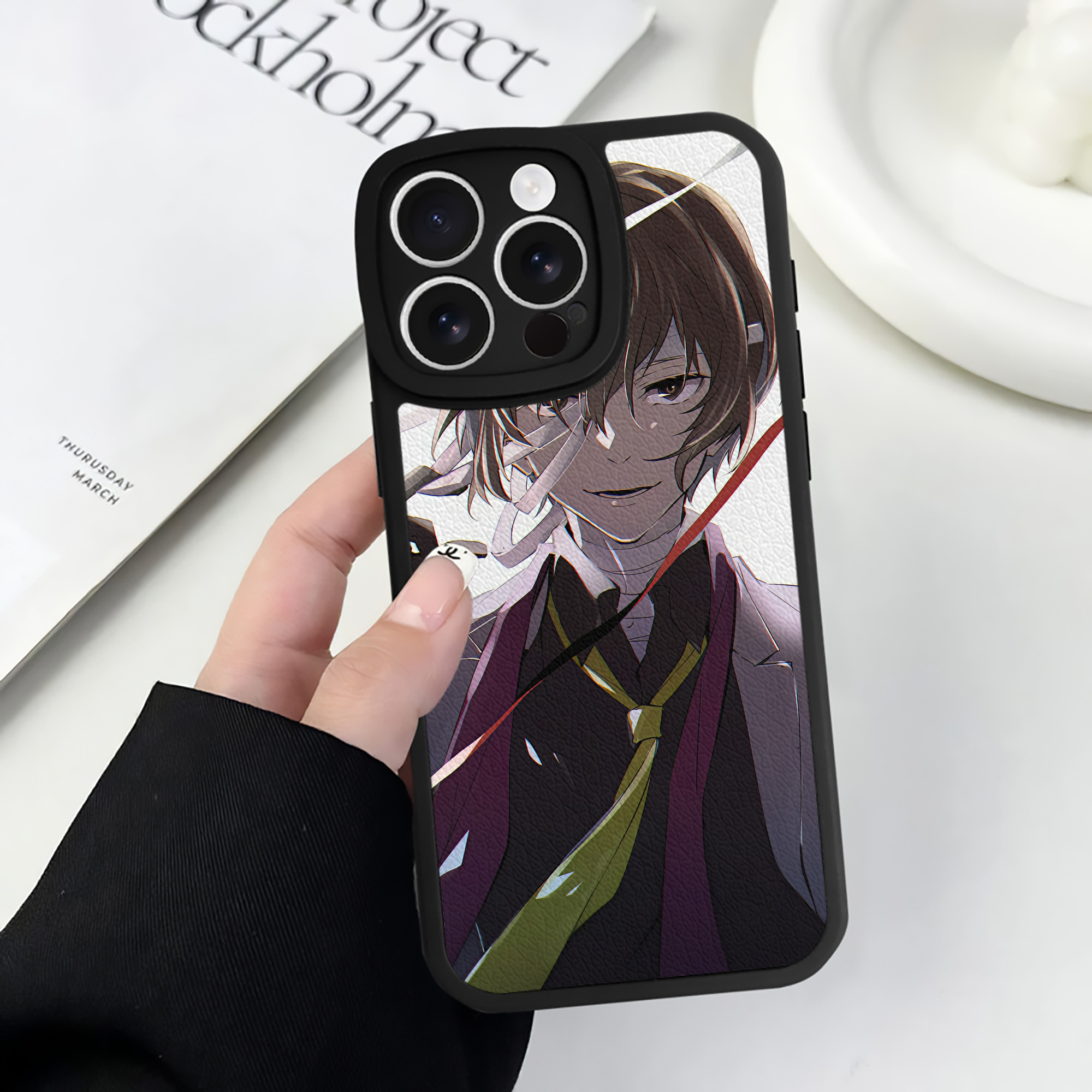 （画像用） 文豪ストレイドッグス Bungo Stray Dogs 【iPhone 16シリーズ対応】シリコンスマホケース（レザー調） 材質：シリコン